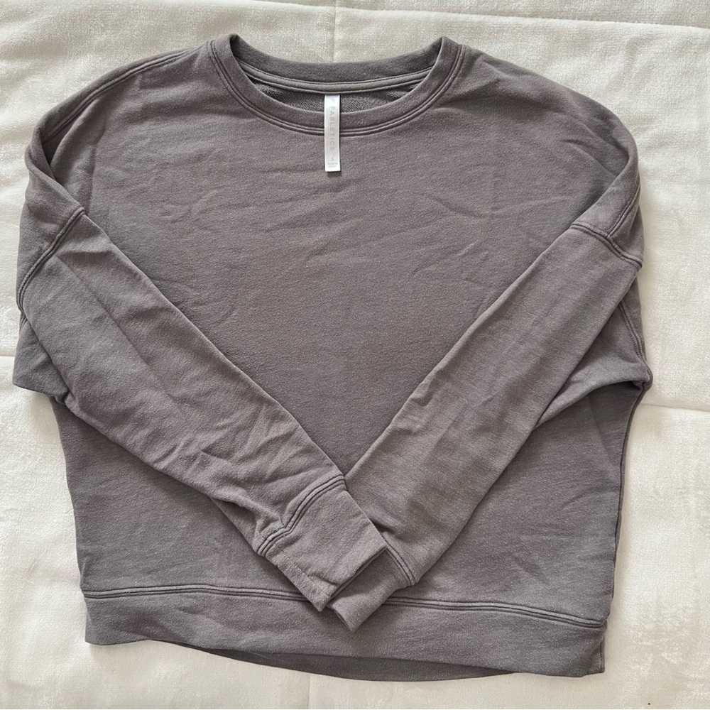 Fabletics Loose Fit Cropped Sweatshirt in Gray size Small - Picture 13 of 14